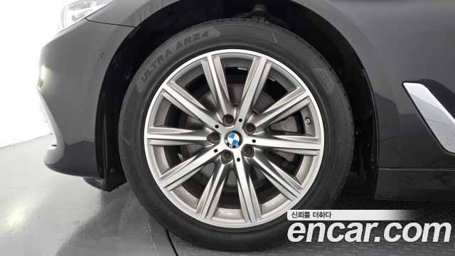 BMW 5 Series (G30) 520i Luxury 2018 — фото 5