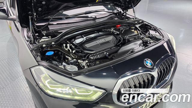 BMW 1 Series (F40) 120i Sports 2022 — фото 6