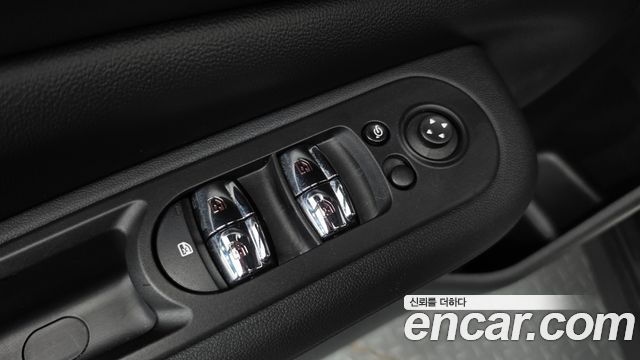 MINI Cooper D Clubman Standard 2nd 2018 — фото 12