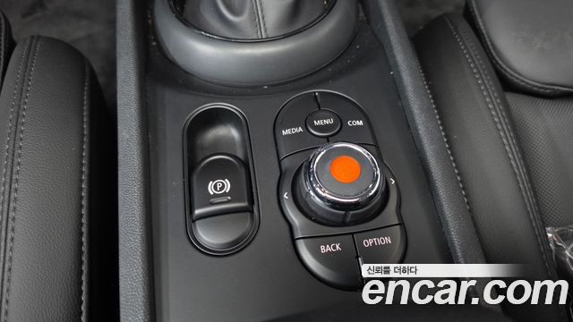 MINI Cooper D Clubman Standard 2nd 2018 — фото 20