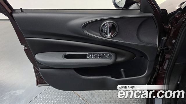 MINI Cooper D Clubman Standard 2nd 2018 — фото 24