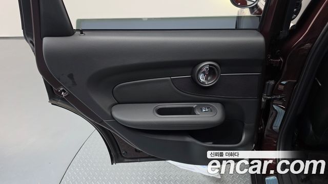 MINI Cooper D Clubman Standard 2nd 2018 — фото 25