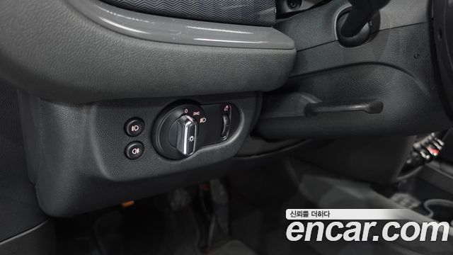 MINI Cooper D Clubman Standard 2nd 2018 — фото 29