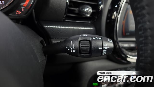 MINI Cooper D Clubman Standard 2nd 2018 — фото 30