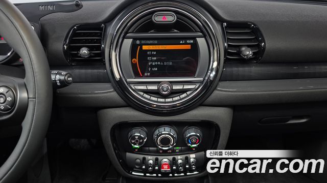 MINI Cooper D Clubman Standard 2nd 2018 — фото 31