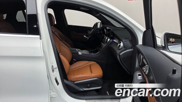 Mercedes-Benz GLC-Class (X253) GLC300e 4MATIC Coupe 2023 — фото 11
