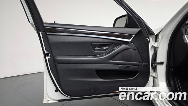 BMW 5 Series (F10) 520d 2013 — фото 24