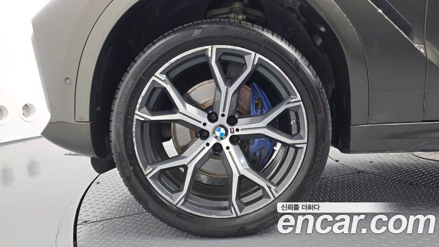 BMW X6 (G06) xDrive40i M Sport 2022 — фото 5