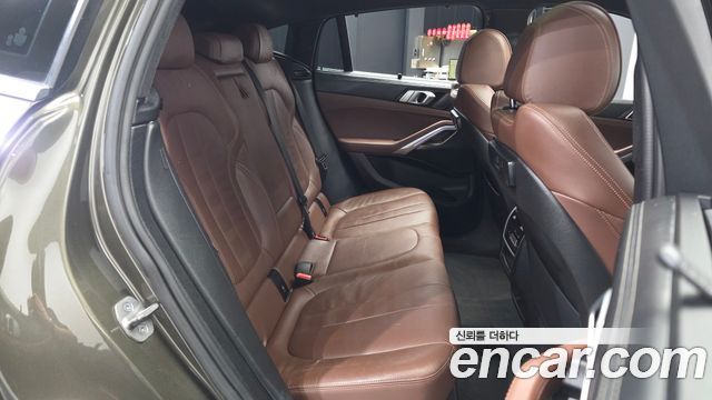 BMW X6 (G06) xDrive40i M Sport 2022 — фото 12
