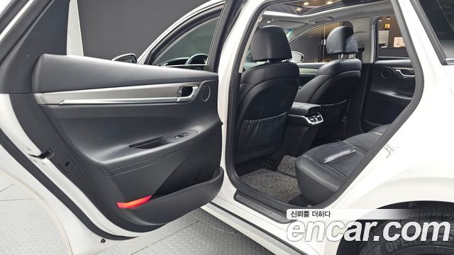 Hyundai Grandeur (IG) 2.5 Premium 2020 — фото 12