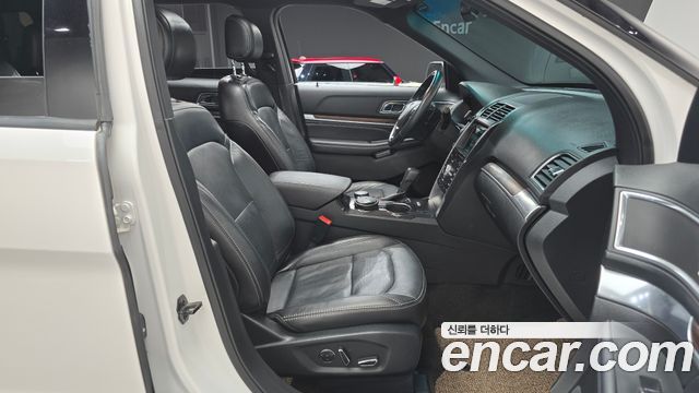 Ford Explorer 2.3 Limited 4WD 5th 2017 — фото 11