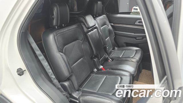 Ford Explorer 2.3 Limited 4WD 5th 2017 — фото 12
