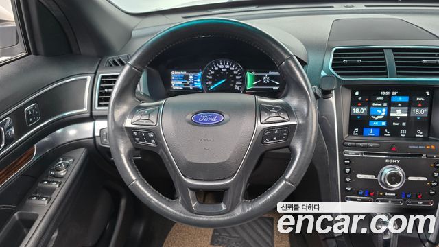 Ford Explorer 2.3 Limited 4WD 5th 2017 — фото 13