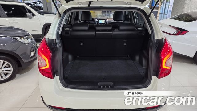 KG Mobility (SsangYong) Korando C 2.0 CVT 2WD Deluxe 2015 — фото 9