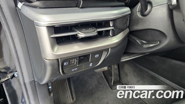 Hyundai Grandeur (GN7) 2,5 Gasoline 2WD Premium 2023 — фото 16