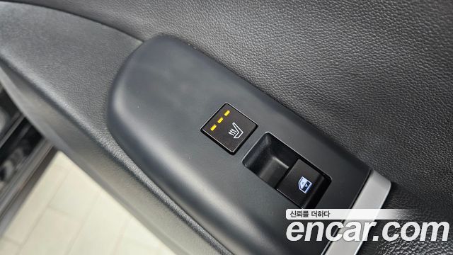 Hyundai Grandeur (GN7) 2,5 Gasoline 2WD Premium 2023 — фото 18