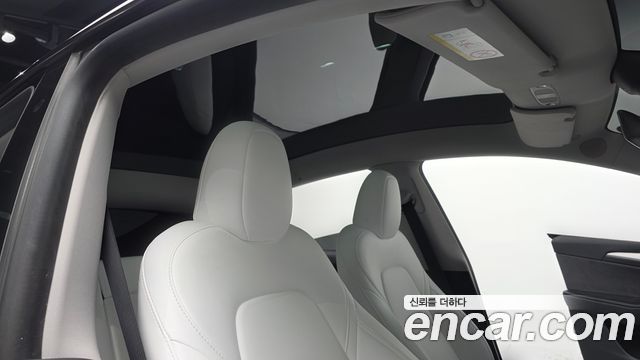 Tesla Model Y RWD 2024 — фото 20