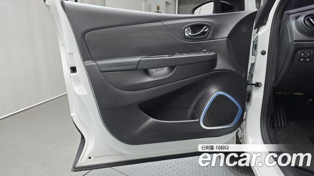 Renault Korea QM3 RE Signature 2017 — фото 24