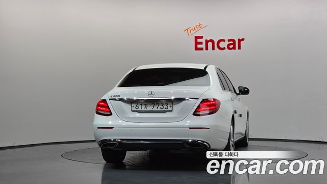 Mercedes-Benz E-Class (W213) E200 Avantgarde 2018 — фото 4