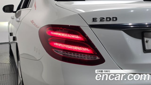 Mercedes-Benz E-Class (W213) E200 Avantgarde 2018 — фото 23