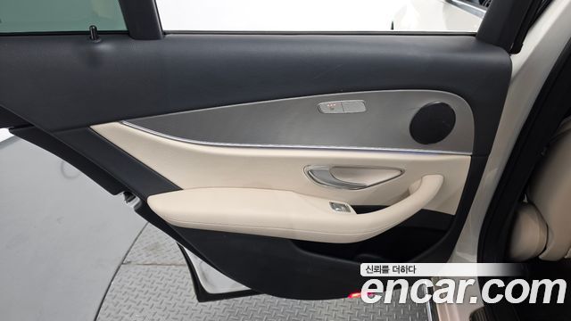 Mercedes-Benz E-Class (W213) E200 Avantgarde 2018 — фото 25
