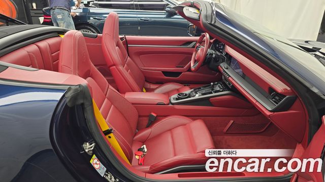 Porsche 911 (992) Carrera 4S Cabriolet 2021 — фото 32