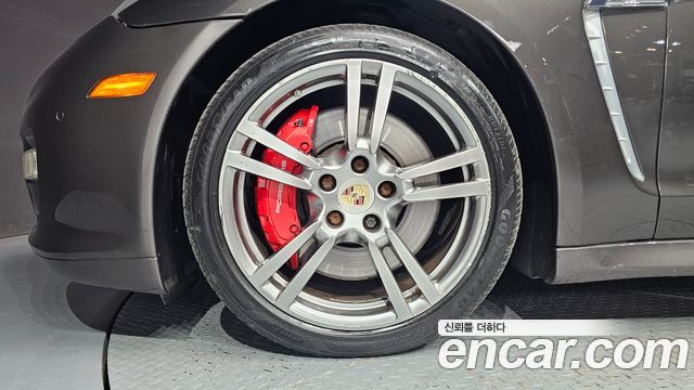 Porsche Panamera 4.8 Turbo 970 2011 — фото 5