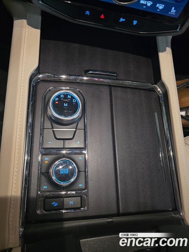 Ford Expedition Platinum 4WD 8Seater 2023 — фото 7