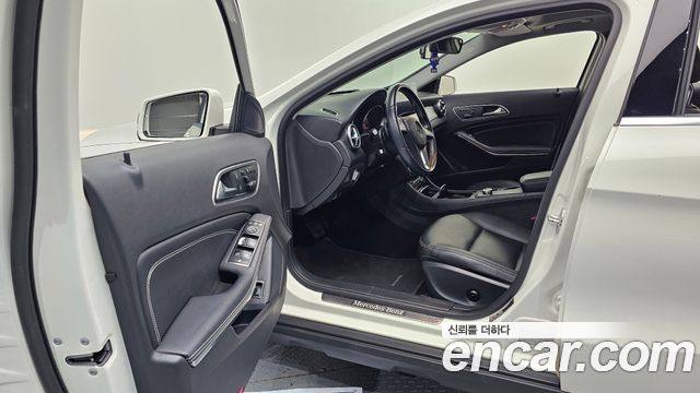 Mercedes-Benz GLA-Class (X156) GLA200 CDI 4MATIC 2015 — фото 10
