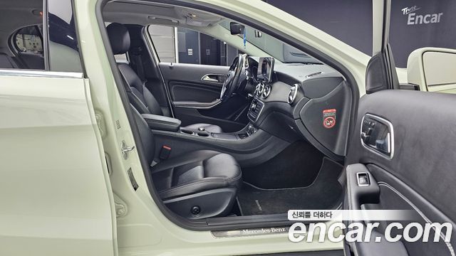 Mercedes-Benz GLA-Class (X156) GLA200 CDI 4MATIC 2015 — фото 11