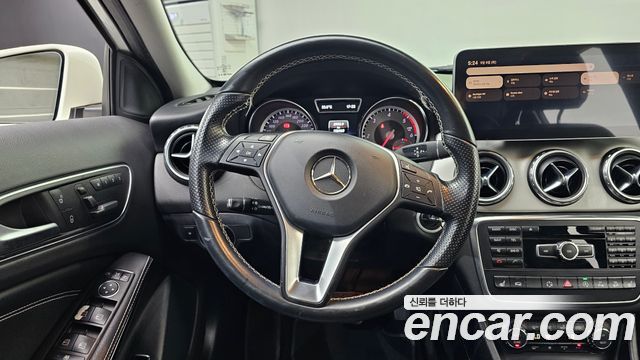 Mercedes-Benz GLA-Class (X156) GLA200 CDI 4MATIC 2015 — фото 13
