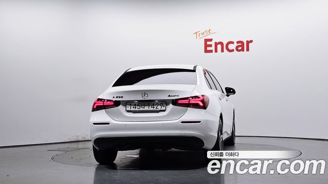 Mercedes-Benz A-Class (W177) A250 4MATIC Sedan 2020 — фото 4