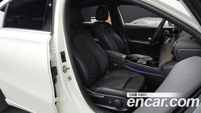 Mercedes-Benz A-Class (W177) A250 4MATIC Sedan 2020 — фото 11