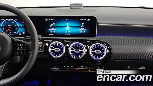 Mercedes-Benz A-Class (W177) A250 4MATIC Sedan 2020 — фото 15