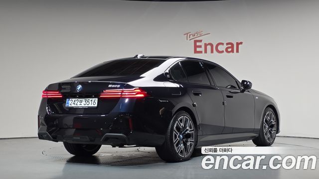 BMW 5 Series (G60) 530e M Sport 2025 — фото 2