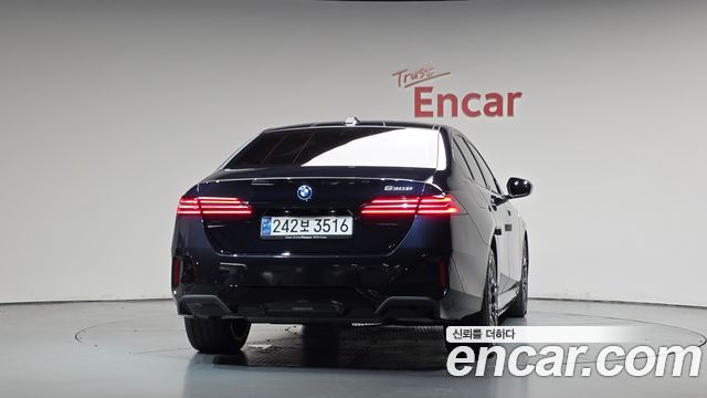 BMW 5 Series (G60) 530e M Sport 2025 — фото 4