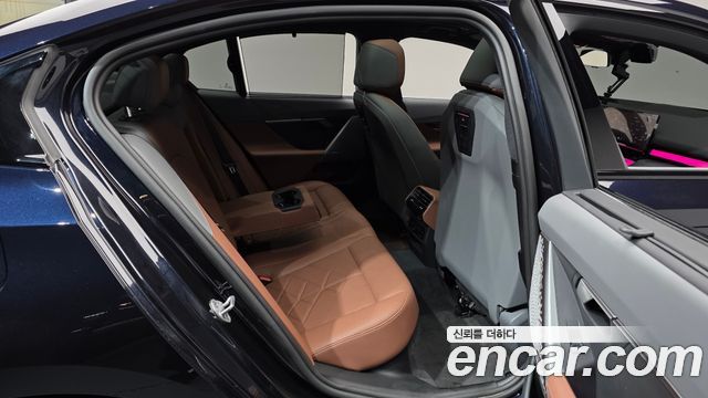 BMW 5 Series (G60) 530e M Sport 2025 — фото 12