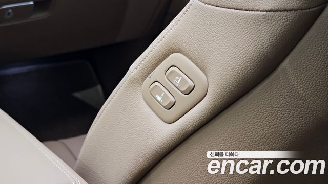 Genesis G80 (RG3) Gasoline 2.5 Turbo AWD 2025 — фото 28