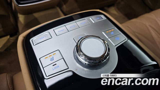 Genesis G80 (RG3) Gasoline 2.5 Turbo AWD 2025 — фото 31