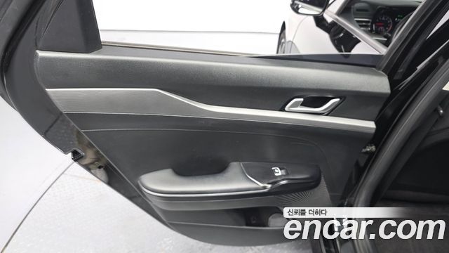 Kia K5 (III) 2.0 Trendy 2023 — фото 25
