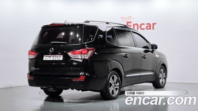 KG Mobility (SsangYong) Korando Turismo 4WD 9-Seater Adventure 60th Edition 2015 — фото 2