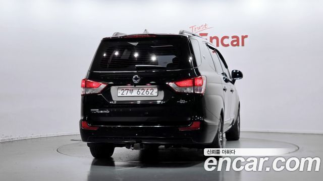 KG Mobility (SsangYong) Korando Turismo 4WD 9-Seater Adventure 60th Edition 2015 — фото 4