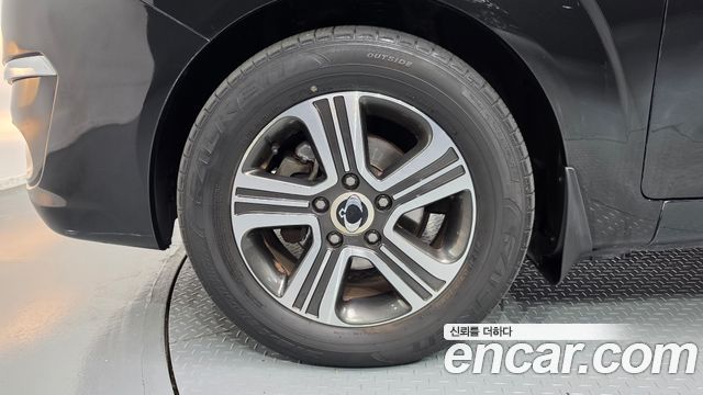 KG Mobility (SsangYong) Korando Turismo 4WD 9-Seater Adventure 60th Edition 2015 — фото 5