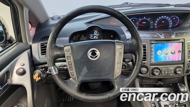 KG Mobility (SsangYong) Korando Turismo 4WD 9-Seater Adventure 60th Edition 2015 — фото 14