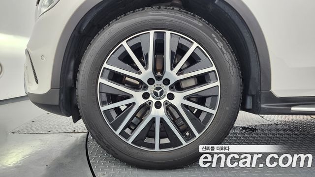 Mercedes-Benz GLC-Class (X253) GLC300 4MATIC 2020 — фото 5