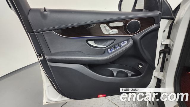 Mercedes-Benz GLC-Class (X253) GLC300 4MATIC 2020 — фото 24