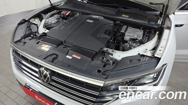 Volkswagen Touareg (III) 3.0 TDI R-Line 2023 — фото 6