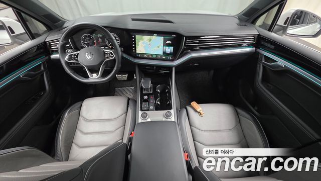Volkswagen Touareg (III) 3.0 TDI R-Line 2023 — фото 7