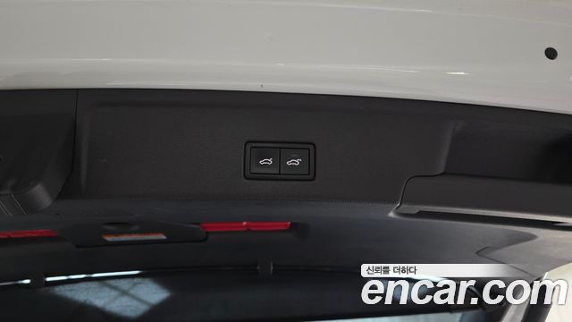 Volkswagen Touareg (III) 3.0 TDI R-Line 2023 — фото 18