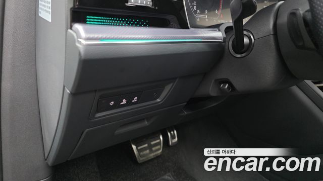 Volkswagen Touareg (III) 3.0 TDI R-Line 2023 — фото 28